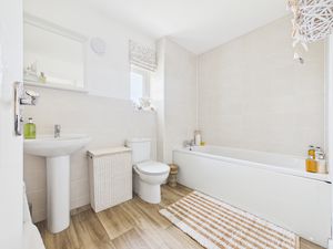 Family Bathroom- click for photo gallery